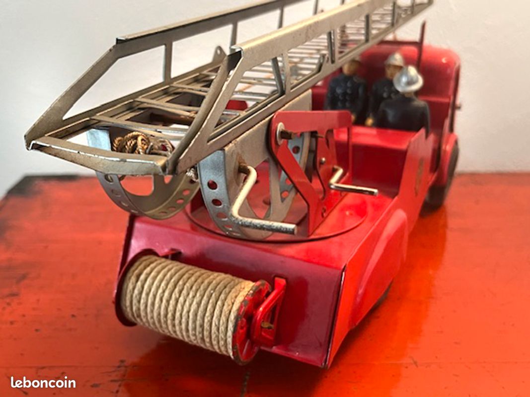 TRÈS RARE ET exceptionnel JRD Simca camion BP ENERGIC ENERGOL 1/10 32