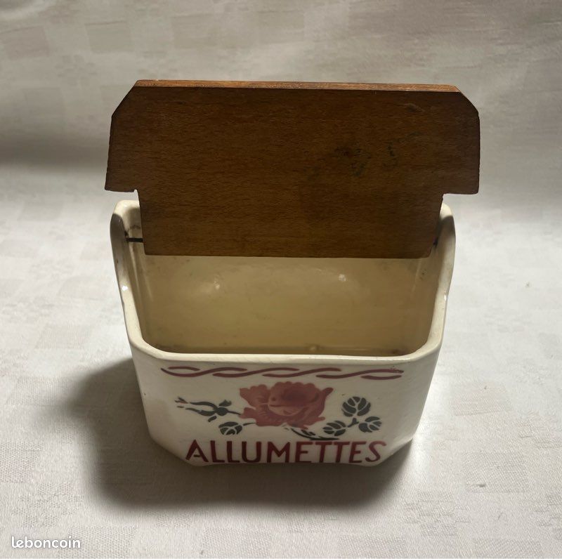 LOT DE 2 boites d'allumettes anciennes Seita - Gendarmes EUR 2,30 - PicClick FR