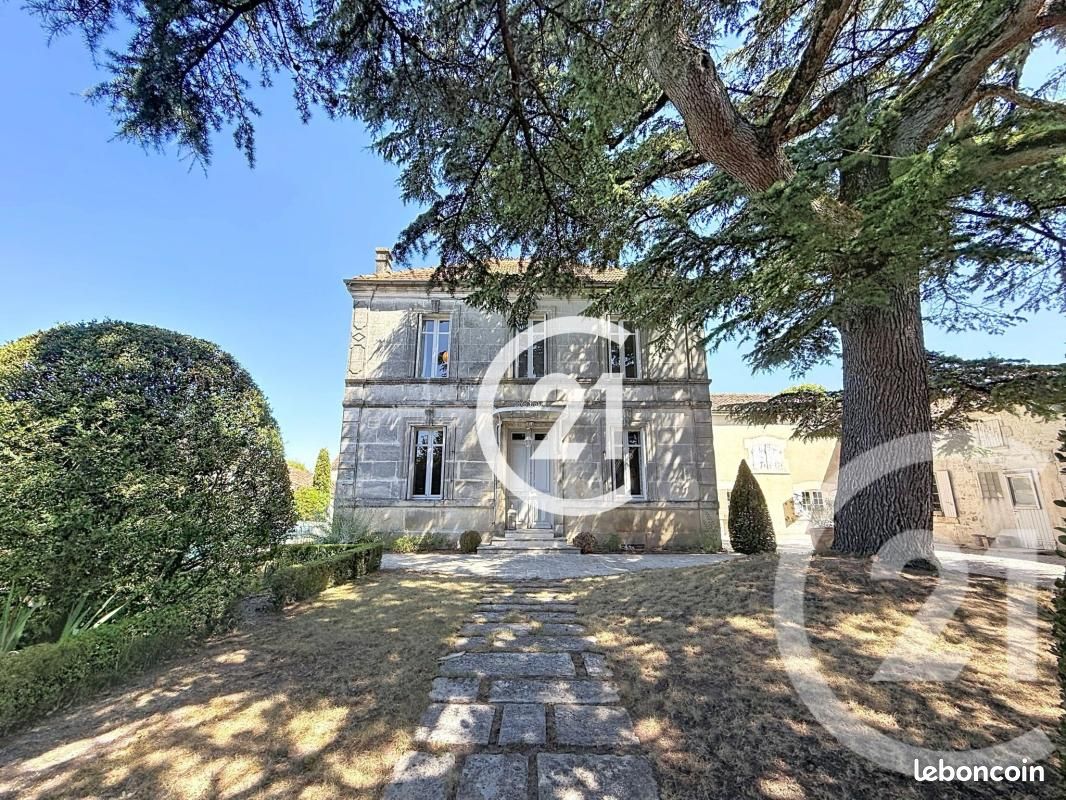 Maison 6 pièces 223 m² · à Châteaubernard · 223 m² · 398 200 €