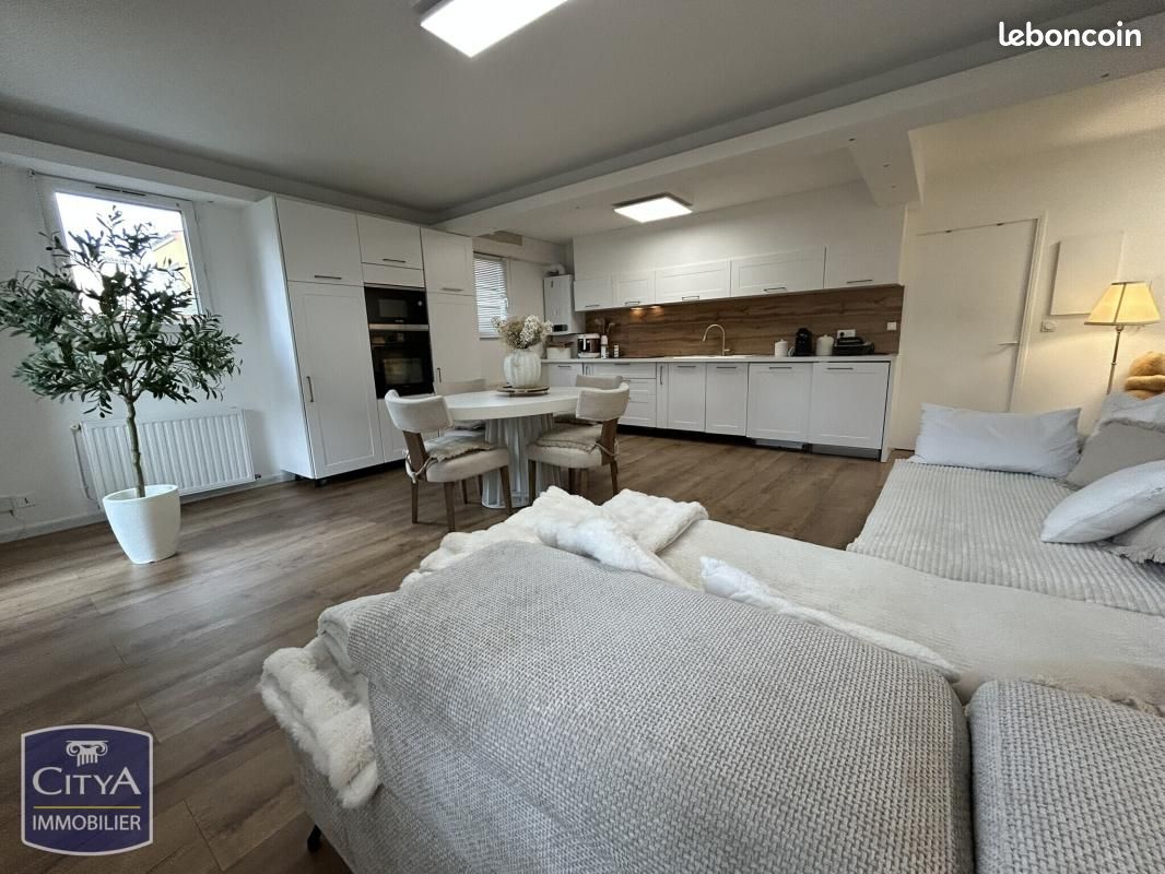 Appartement 3 pièces 70 m² · à Les Angles · 70 m² · 221 000 €