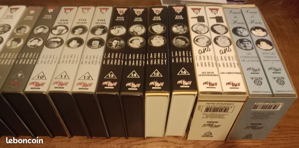 Lot de 20 cassettes vidéo Laurel et Hardy (image 2)