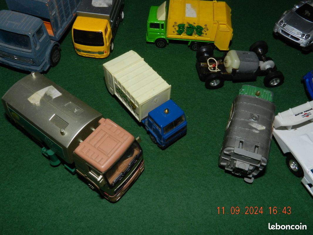 Lot de voitures de circuit et de camions (image 4)