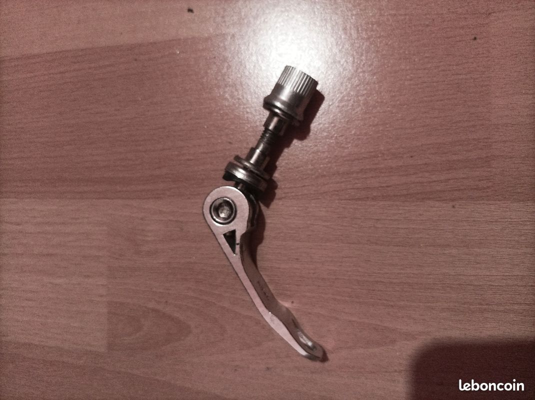 Accroche de celle de vélo (image 1)