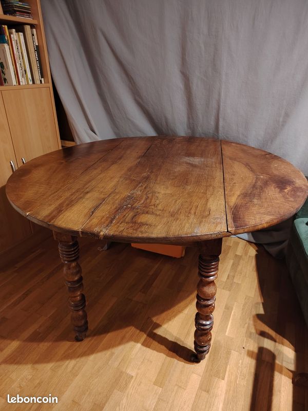 Table ronde ancienne (image 3)