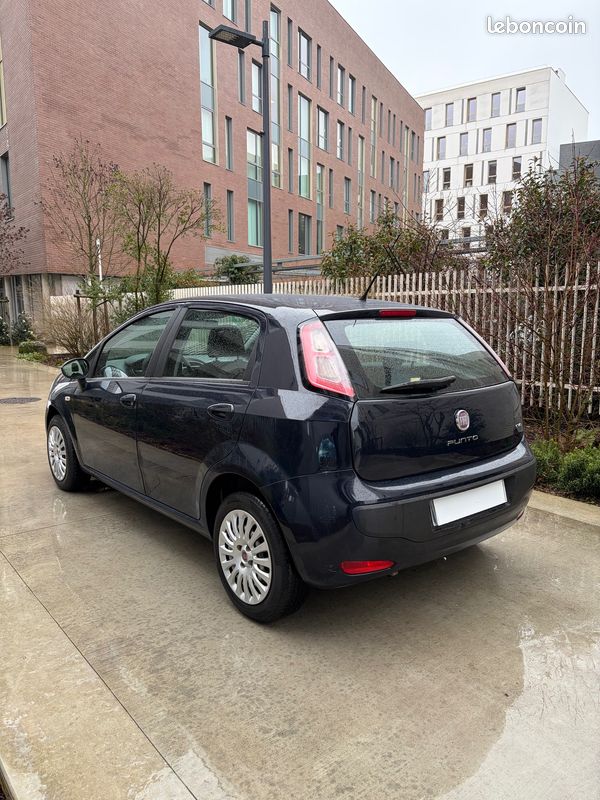 Fiat Punto EVO 1.4L FINITION DYNAMIC - 1ÈRE MAIN - ENTRETIEN À JOUR (image 5)