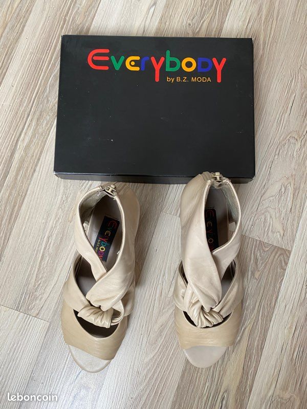Sandales Everybody neuves taille 39 (image 1)