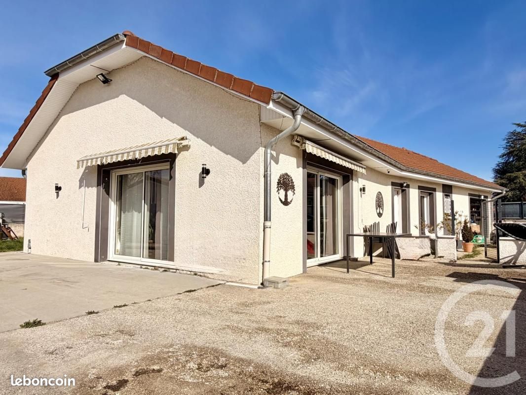 Maison 4 pièces 122 m² · à Charancieu · 122 m² · 1 300 €/mois