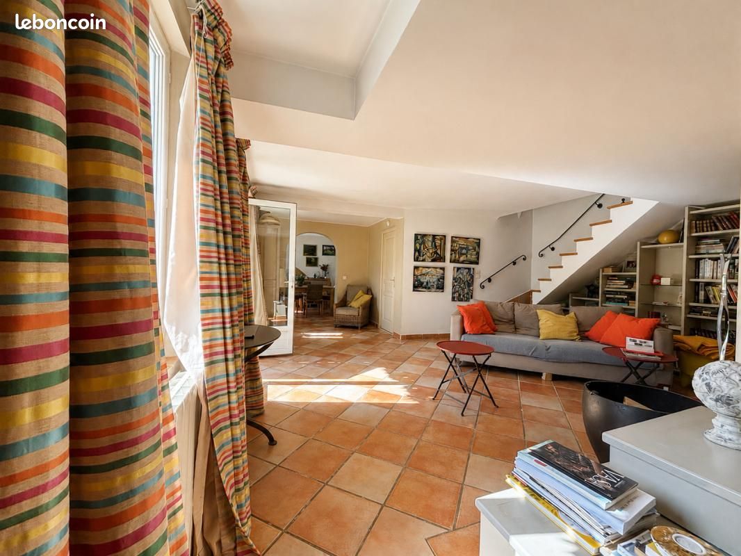 Propriété 7 pièces 202 m² (image 6)