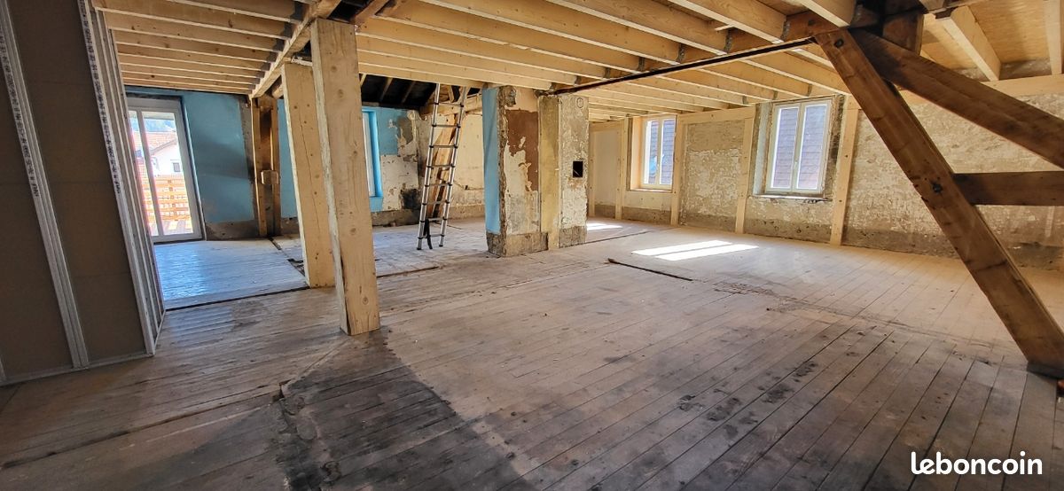 Appartement 6 pièces 136 m² · à Pontarlier · 136 m² · 180 000 €
