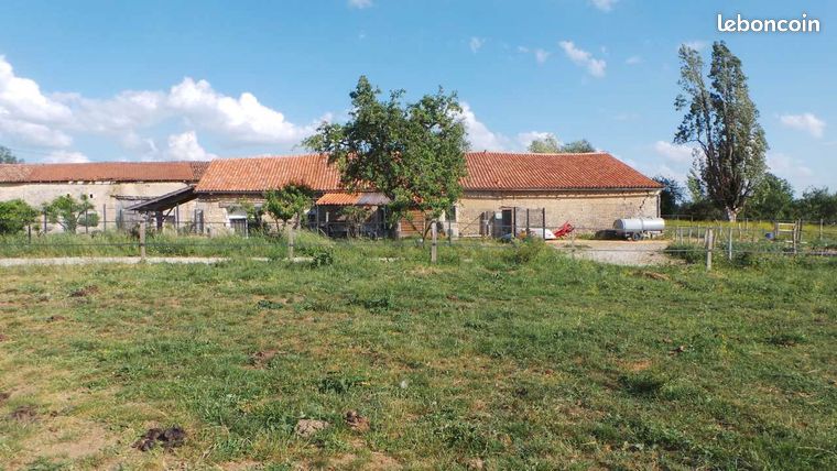 Ferme équestre avec camping équipée de gites insolites
