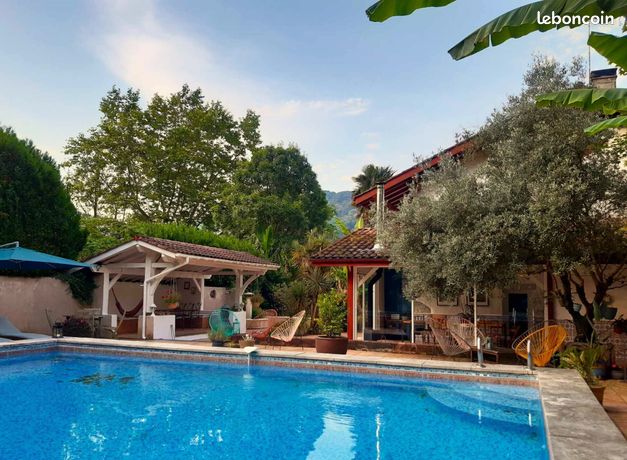 Propriété 8 pièces 223 m²