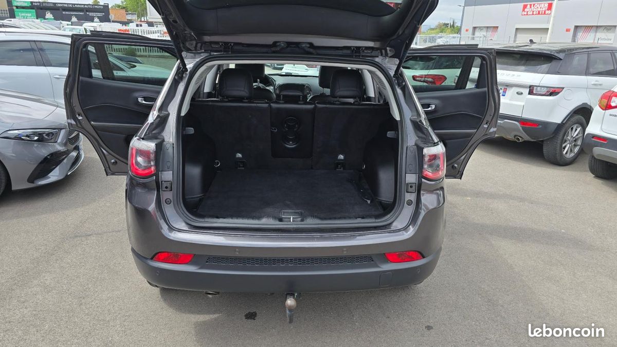 Jeep Compass Limited FWD (image 20)