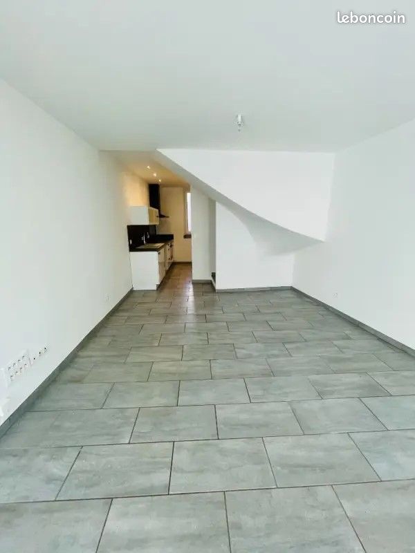 Appartement 3 pièces 75 m² · à Saint-Cannat · 75 m² · 945 €/mois
