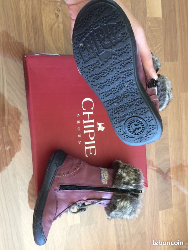 Bottines fillette en cuire neuves (image 2)