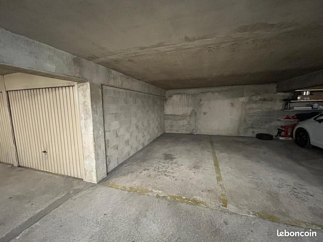 Parking 13 m² · à Vincennes · 13 m² · 110 €/mois