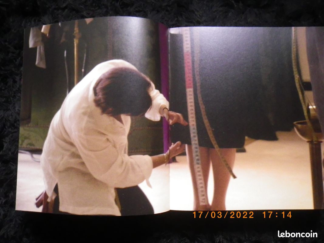 Livre Yves Saint Laurent (image 3)