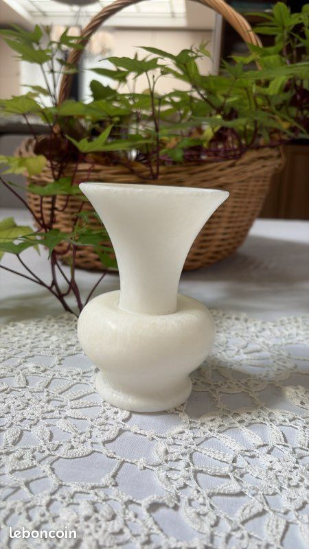 Vase en albatre (image 2)