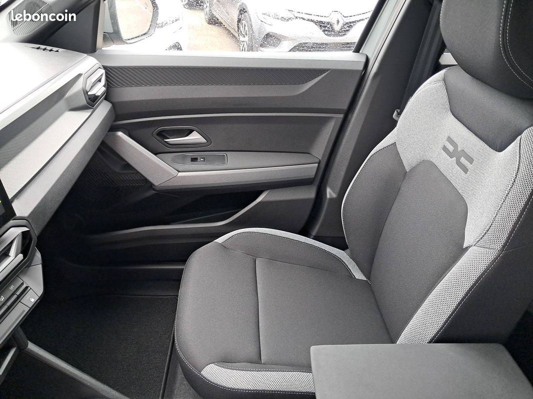 DACIA Duster Hybrid 155 Journey (image 14)