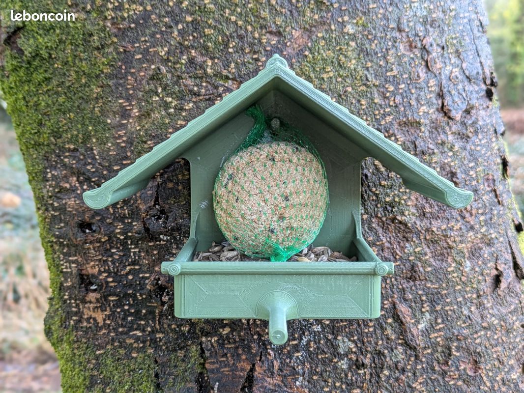 Mangeoires à Oiseaux En Métal à Suspendre à L'extérieur, Mangeoire Pour Oiseaux Sauvages Avec Anti-écureuils, Grande Capacité, 2 Cages à Suif Et 4 Tasses D'eau, Résistante Aux Intempéries, Facile à