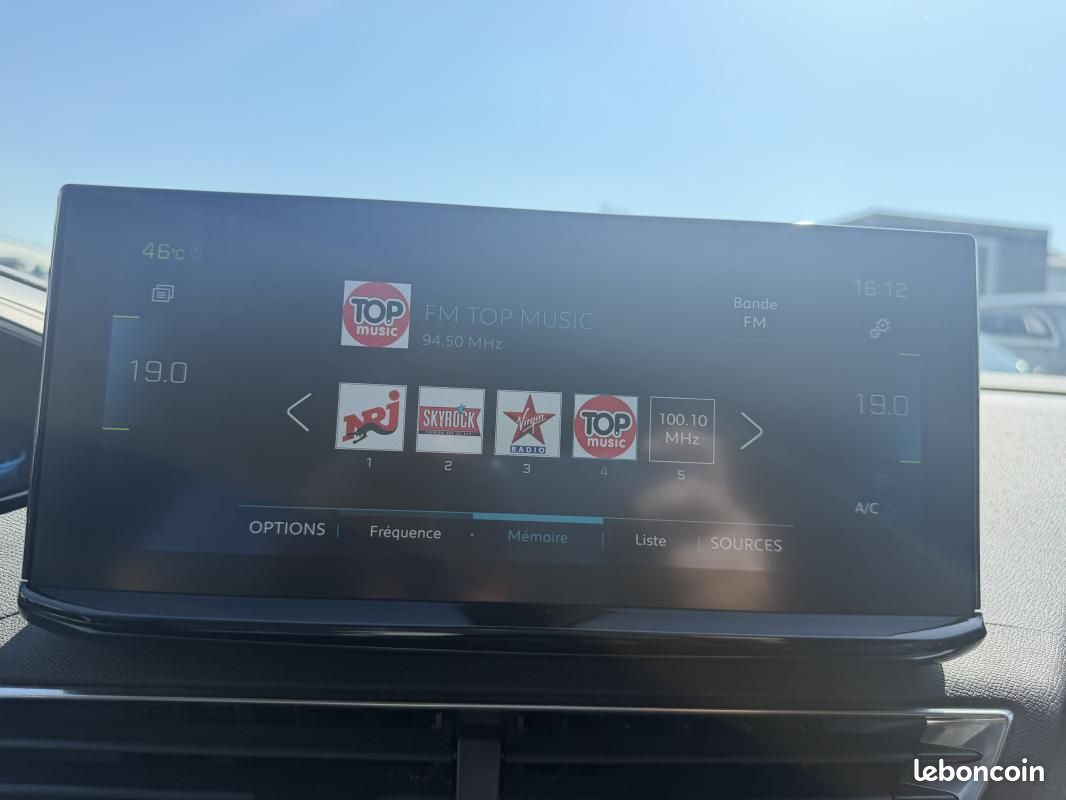Peugeot 3008 HYBRID 225ch Roadtrip (image 11)