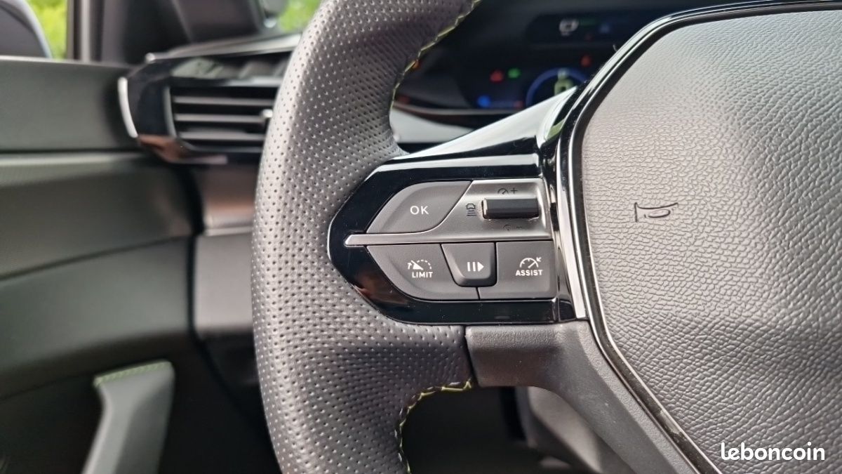 Peugeot 308 PHEV 225 E-EAT8 GT (image 20)