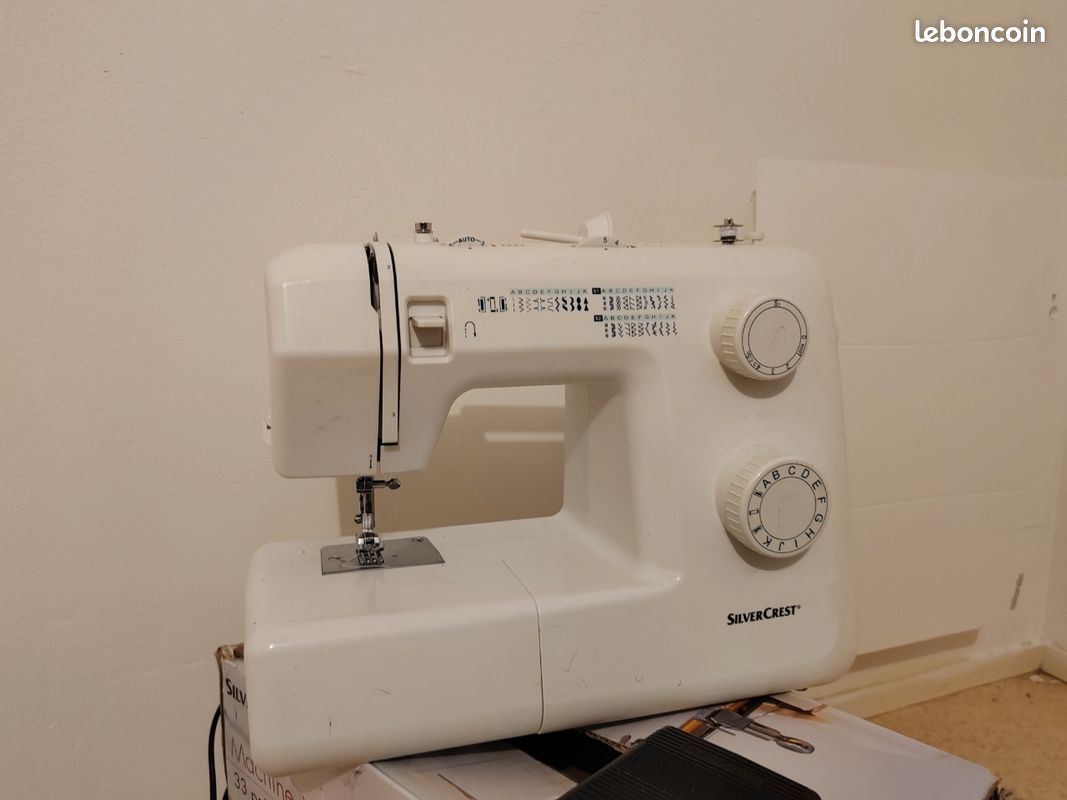 Machine a coudre (image 2)
