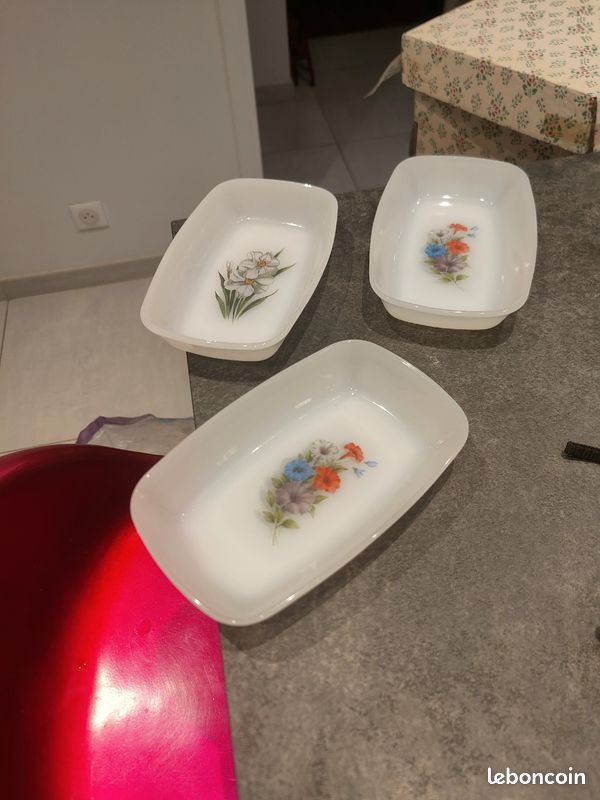 Beurrier en verre à motif de fruits Arcopal 6½x 4x 3