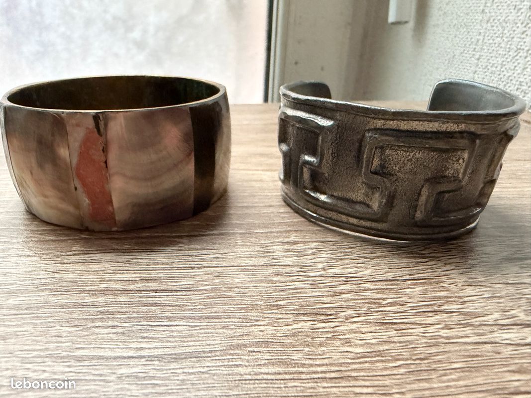 Deux bracelets (image 1)