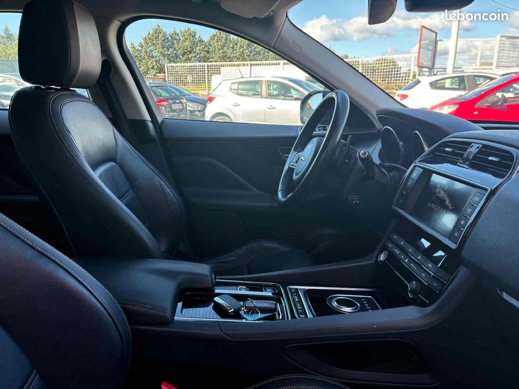 Jaguar f-pace 2017 (image 8)