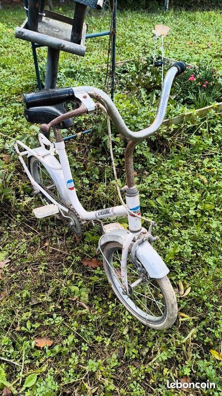 Vintage Cycle Pédale INTUSA avec support attache velo enfant