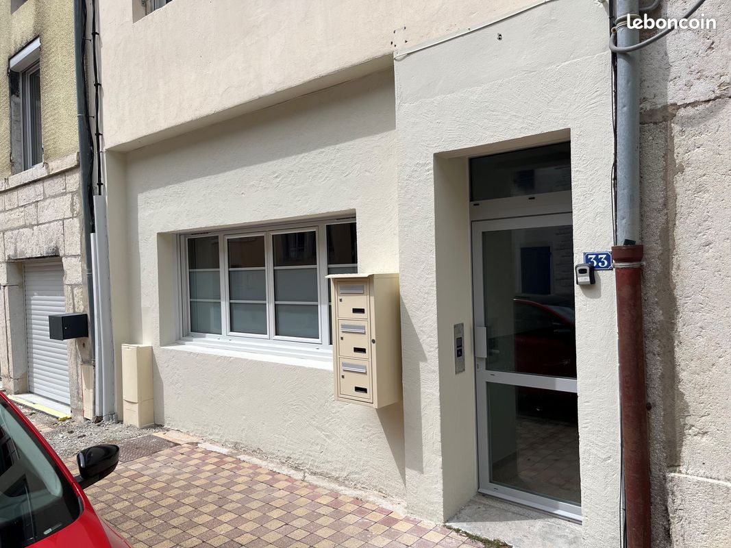Appartement 1 pièce 44 m² · à Moirans-en-Montagne · 44 m² · 338 €
