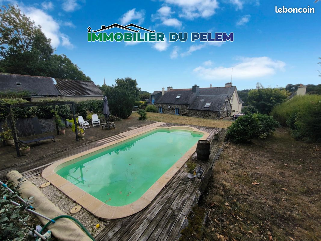 Maison 9 pièces 208 m² · à Locarn · 208 m² · 195 000 €