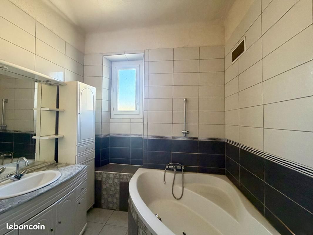 Maison 7 pièces 198 m² · à Saint-Ambroix · 198 m² · 199 500 €