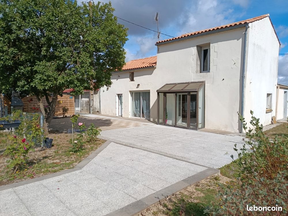 Maison 11 pièces 170 m² · à Moreilles · 170 m² · 184 000 €