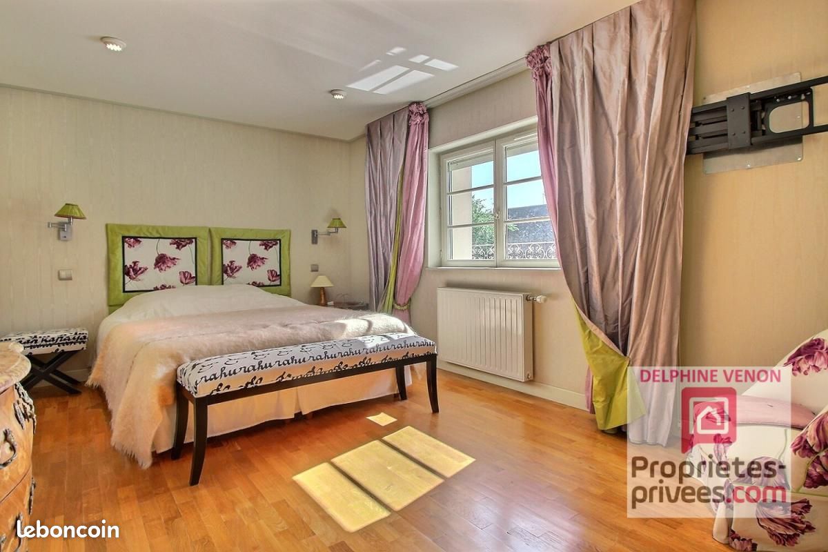 Propriété 8 pièces 247 m² (image 7)