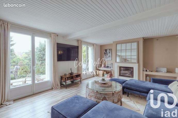 Maison 8 pièces 270 m²
