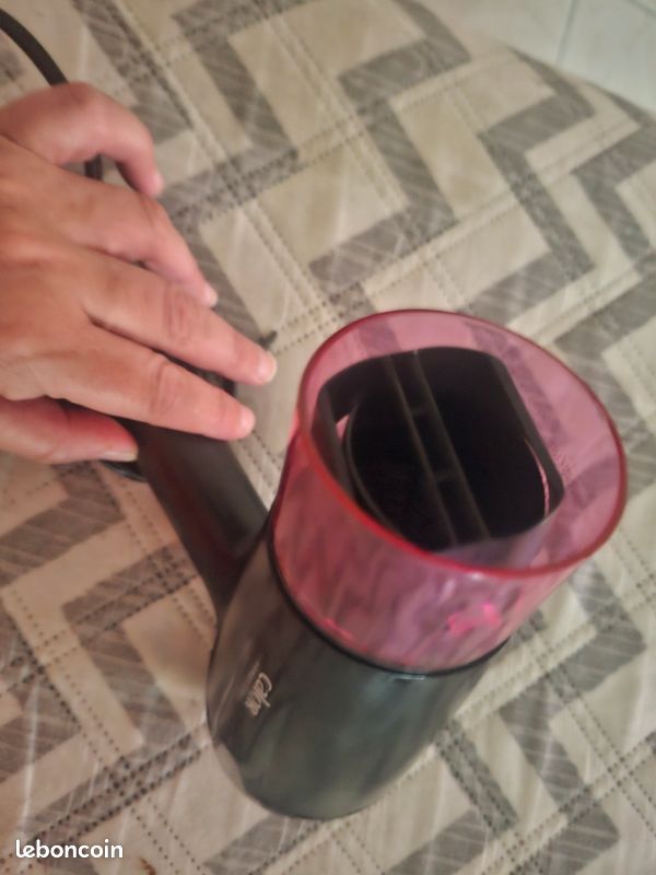 Vends seche cheveux Calor 2000 (image 3)