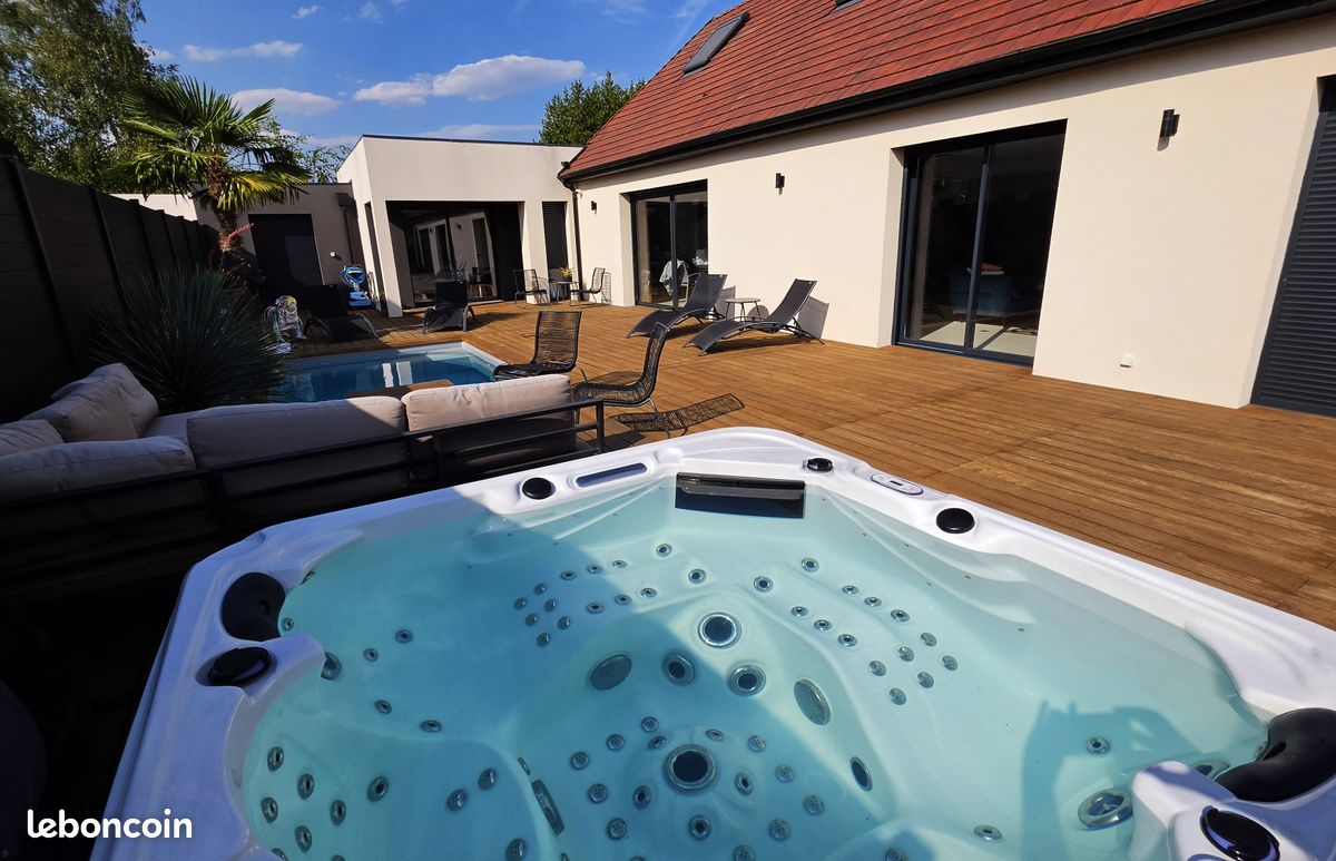 Maison 9 pièces 185 m² · à Sandillon · 185 m² · 550 000 €