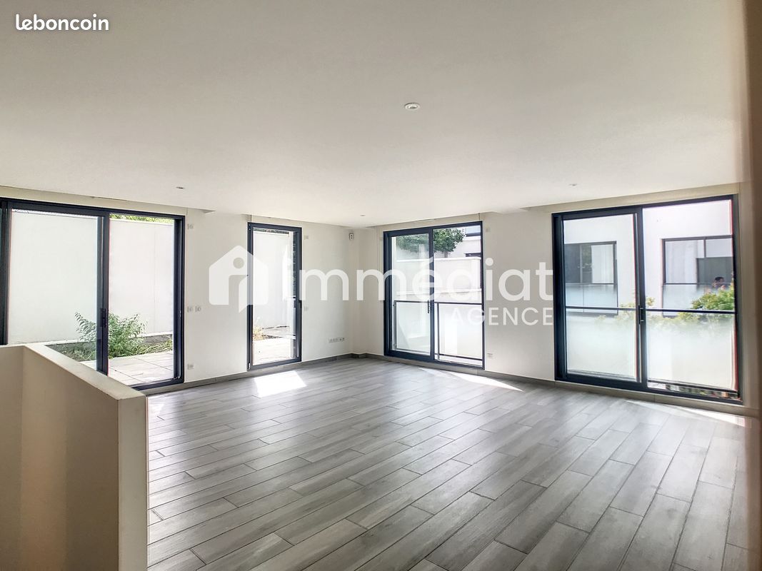Appartement 4 pièces 147 m² · à Rueil-Malmaison · 147 m² · 3 432 €