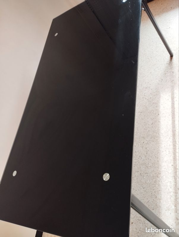Table (image 4)