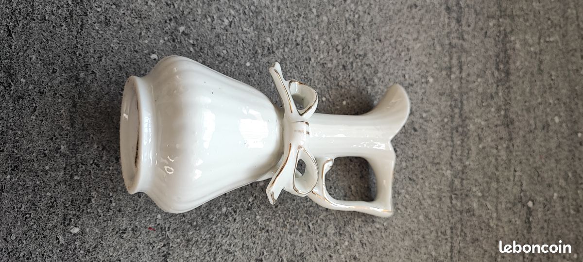 Mini pichet vase vintage en porcelaine blanche et dorée – Style Romantique / Coquette (image 4)