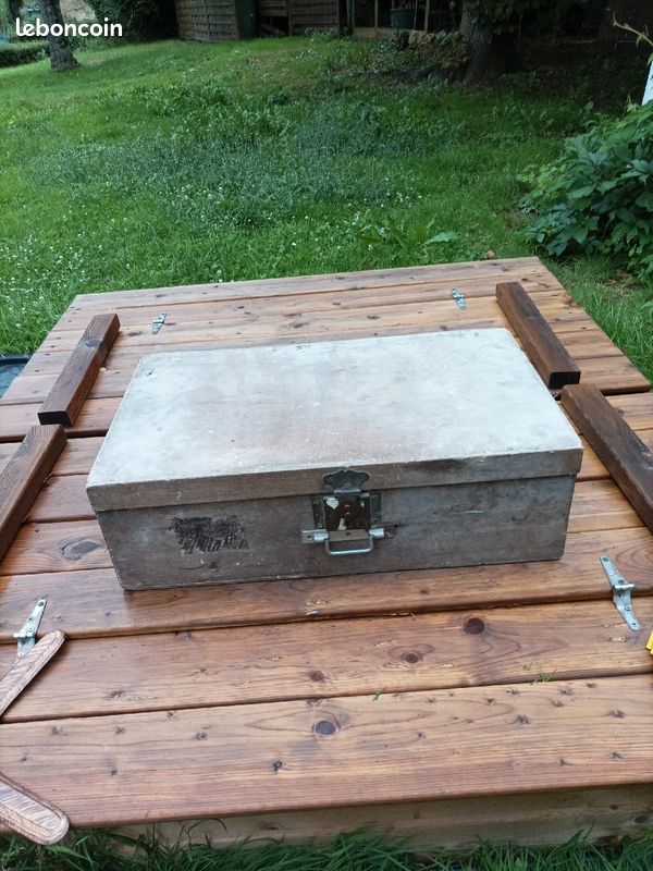 Valise en bois (image 1)