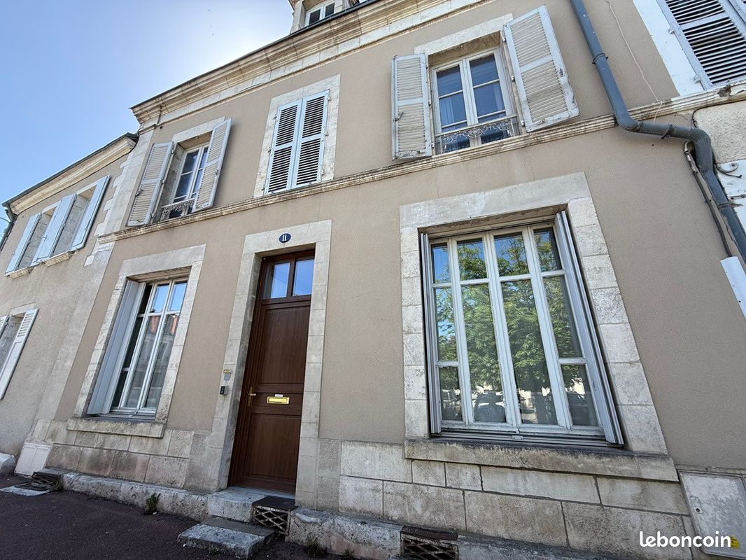 Maison 8 pièces 195 m² · à Issoudun · 195 m² · 189 900 €