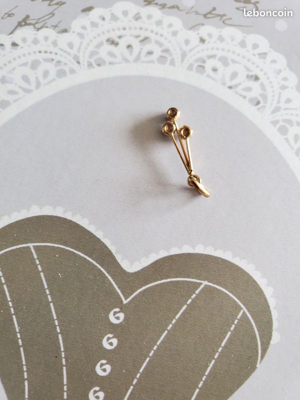 Pendentif en or blanc avec aigue-marine | KLENOTA