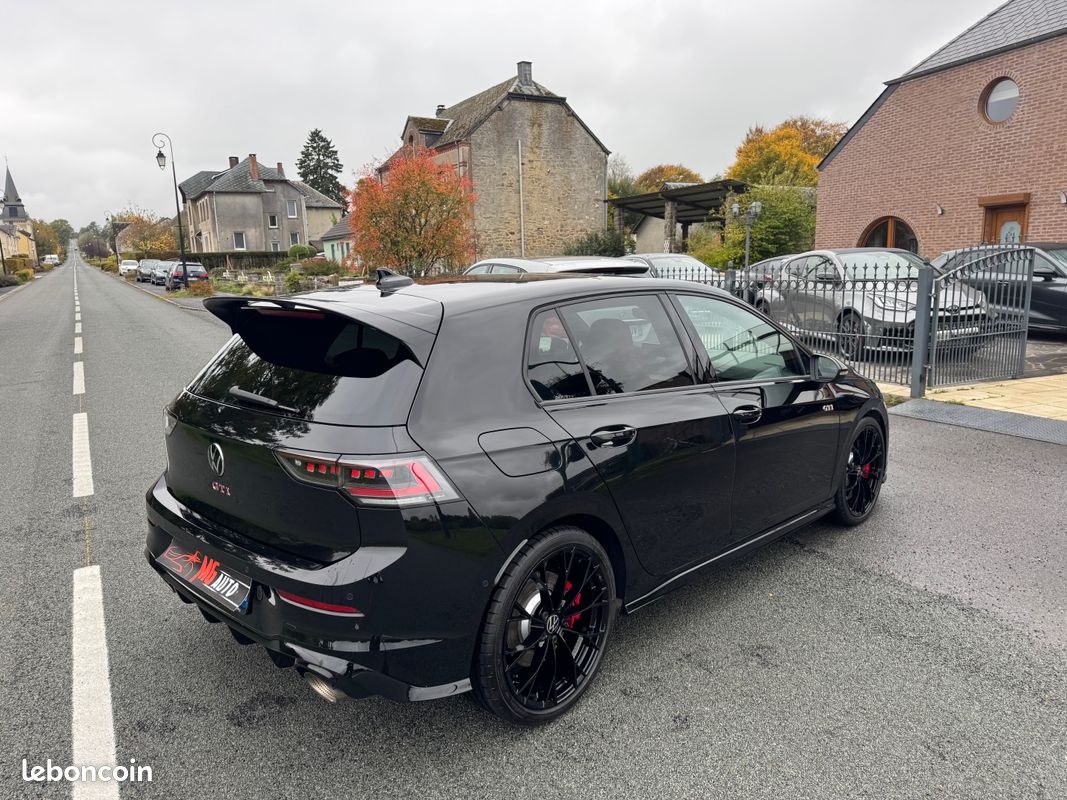 Volkswagen golf 8 gti clubsport face lift gti performance akra 8350 KMS MALUS A PREVOIR 10980 area view dcc toit ouvrant etat neuf rare garantie 11 2026 (image 7)