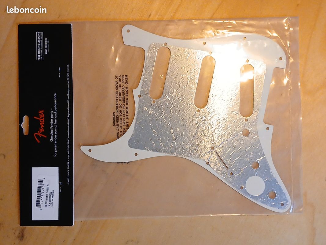 Pickguard Fender Stratocaster Parchment (image 2)