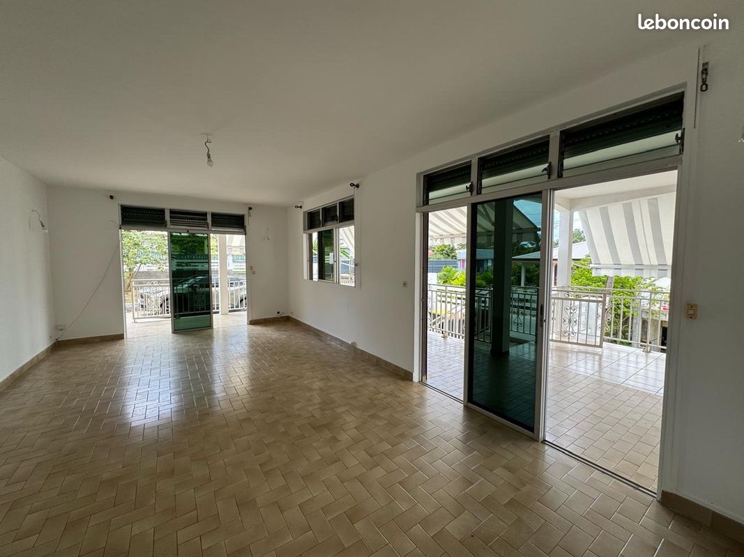 Maison 4 pièces 90 m² · à Les Abymes · 90 m² · 1 650 €