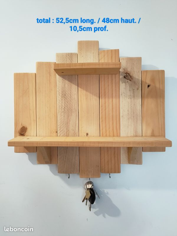 Etagère décorative en bois avec supports à clés Key
