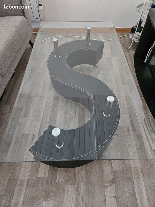 Table en verre (image 1)