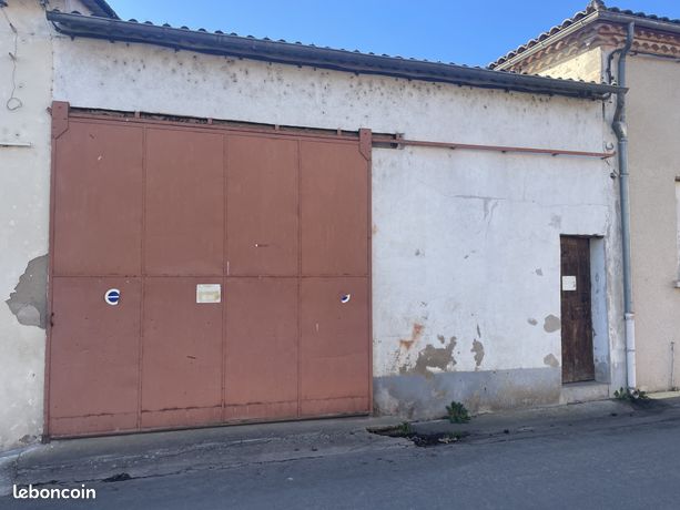 Parking/box 55 m² Clairac